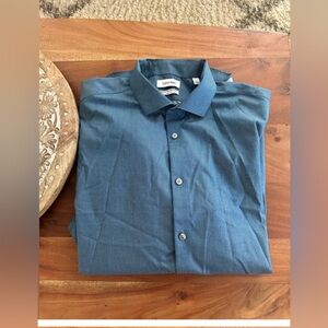 Bundle of 4 Men’s Button-Up Shirts- large